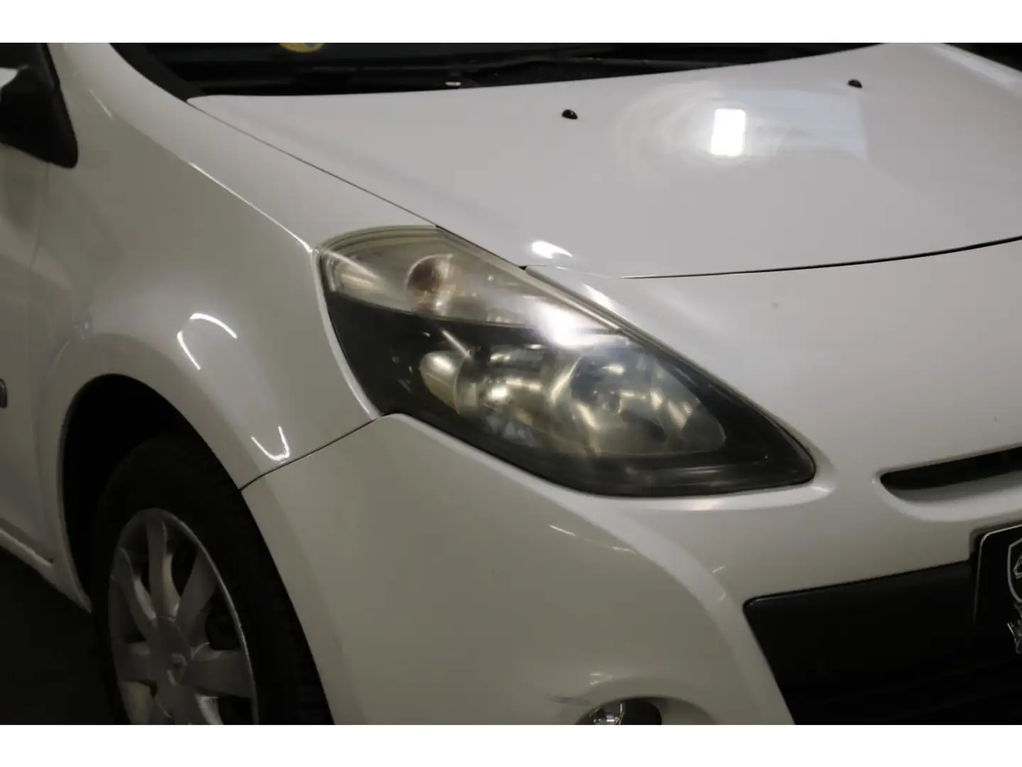 Renault Clio Estate 1.5 dCi 85 BREAK Dynamique PHASE 1 Weiß - 2