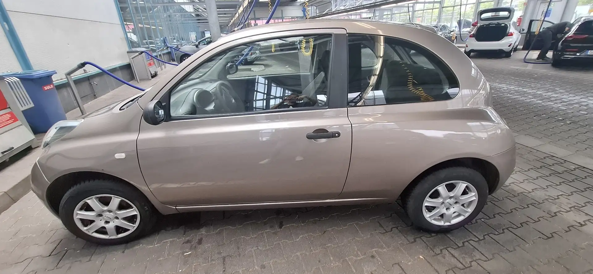 Nissan Micra Visia Beige - 1