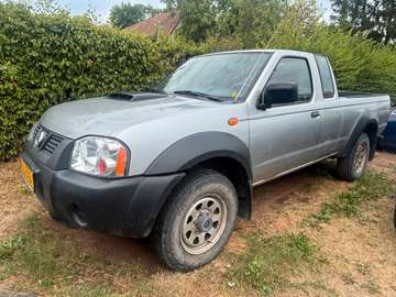 NP300 Pick-up Double Cab 4X4 TüvNEU Klima