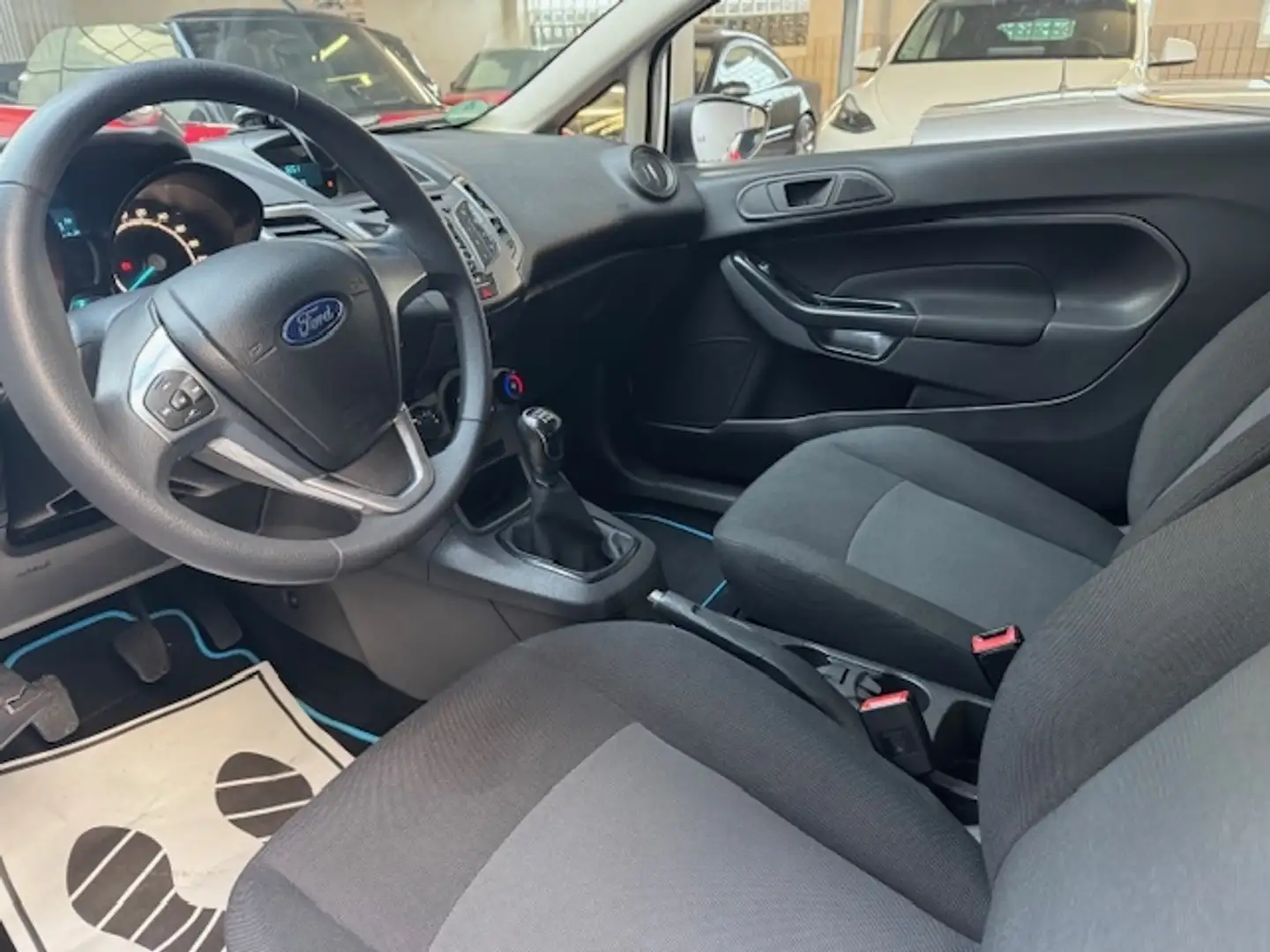 Ford Fiesta Ambiente 1.Hd erst 80tkm TÜV NEU Klima Spieg. behe Blanc - 2