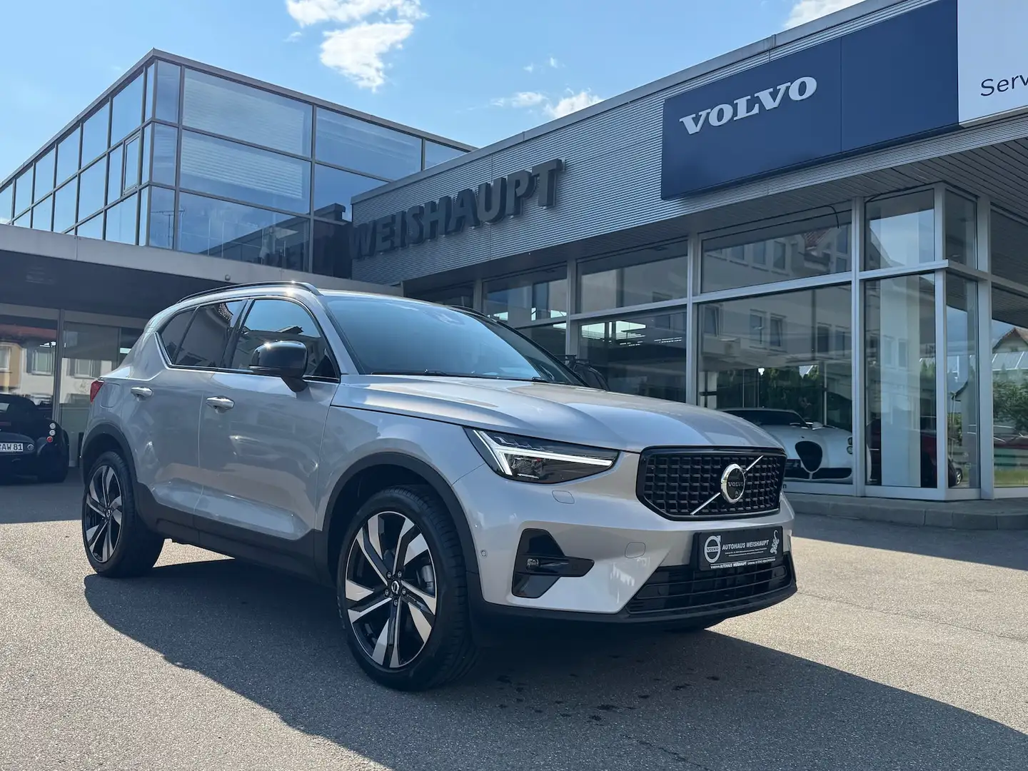 Volvo XC40 B4*Plus Dark*NP58700*ACC*BLIS*Pixl*360°Pano Silber - 1