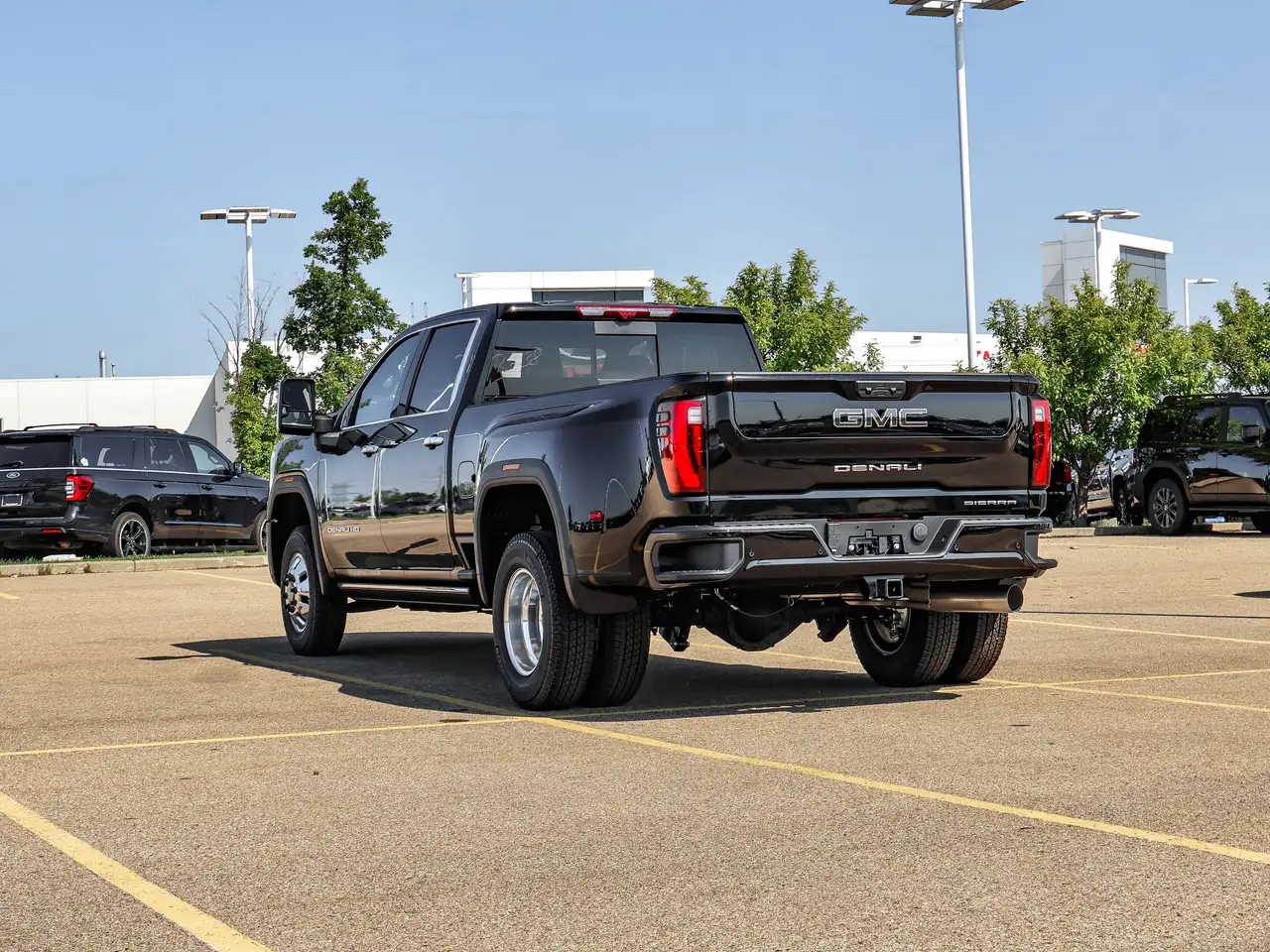 GMC Sierra 3500HD photo GMC Sierra 3500HD
