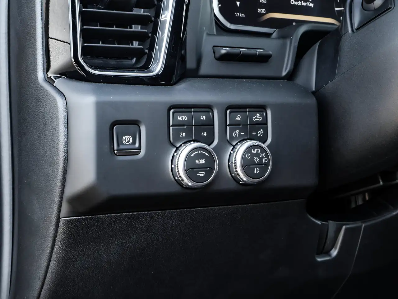 GMC Sierra 3500HD photo GMC Sierra 3500HD