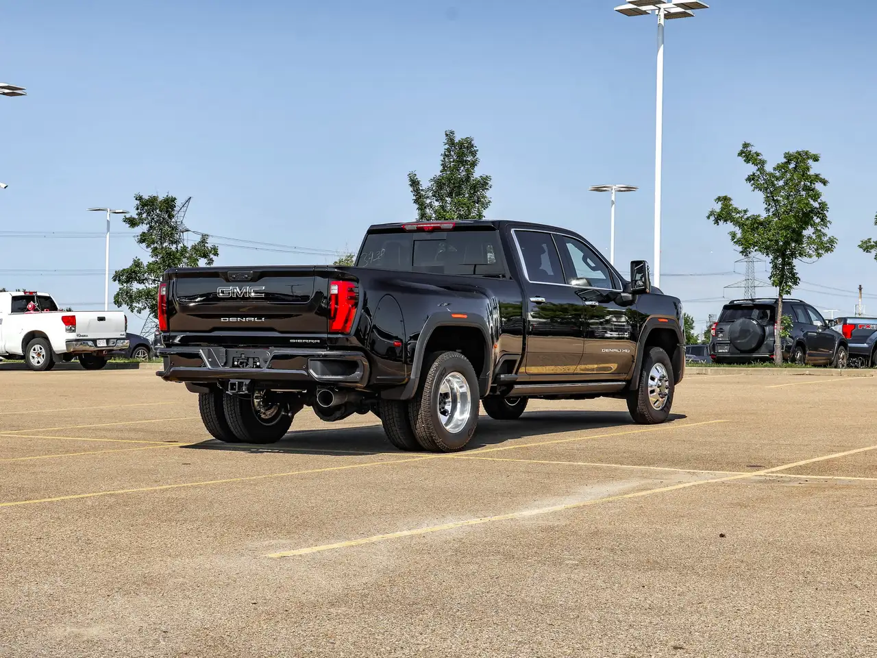 GMC Sierra 3500HD photo GMC Sierra 3500HD
