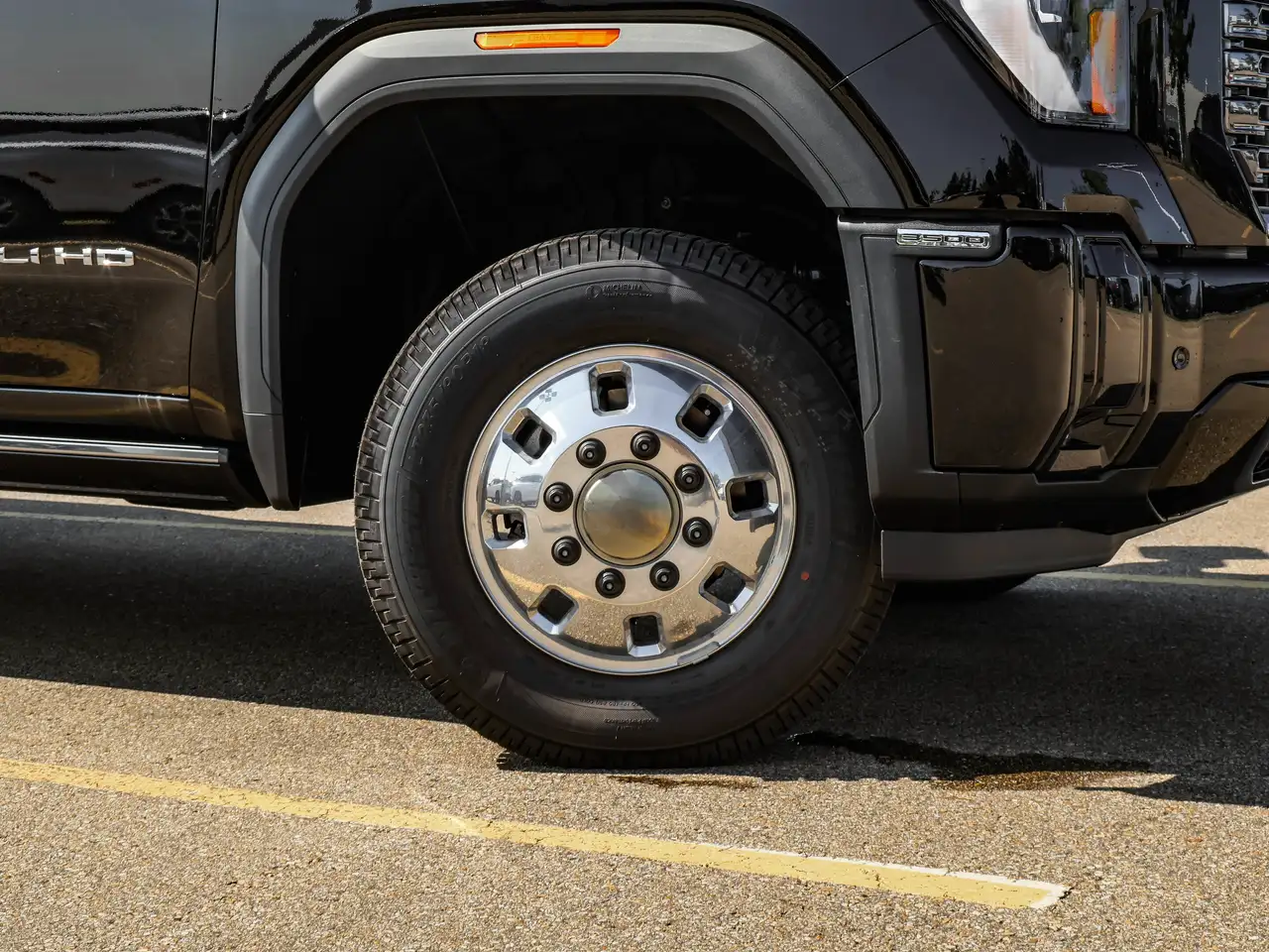 GMC Sierra 3500HD photo GMC Sierra 3500HD