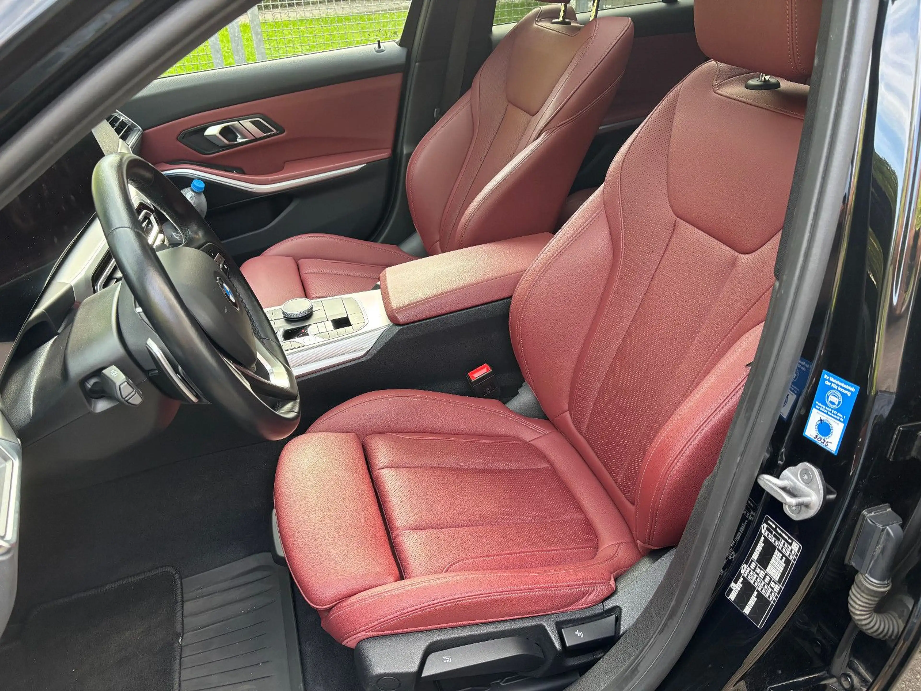 BMW 320 d Touring Sport TopAusstattung Pano Standhzg — photo 11