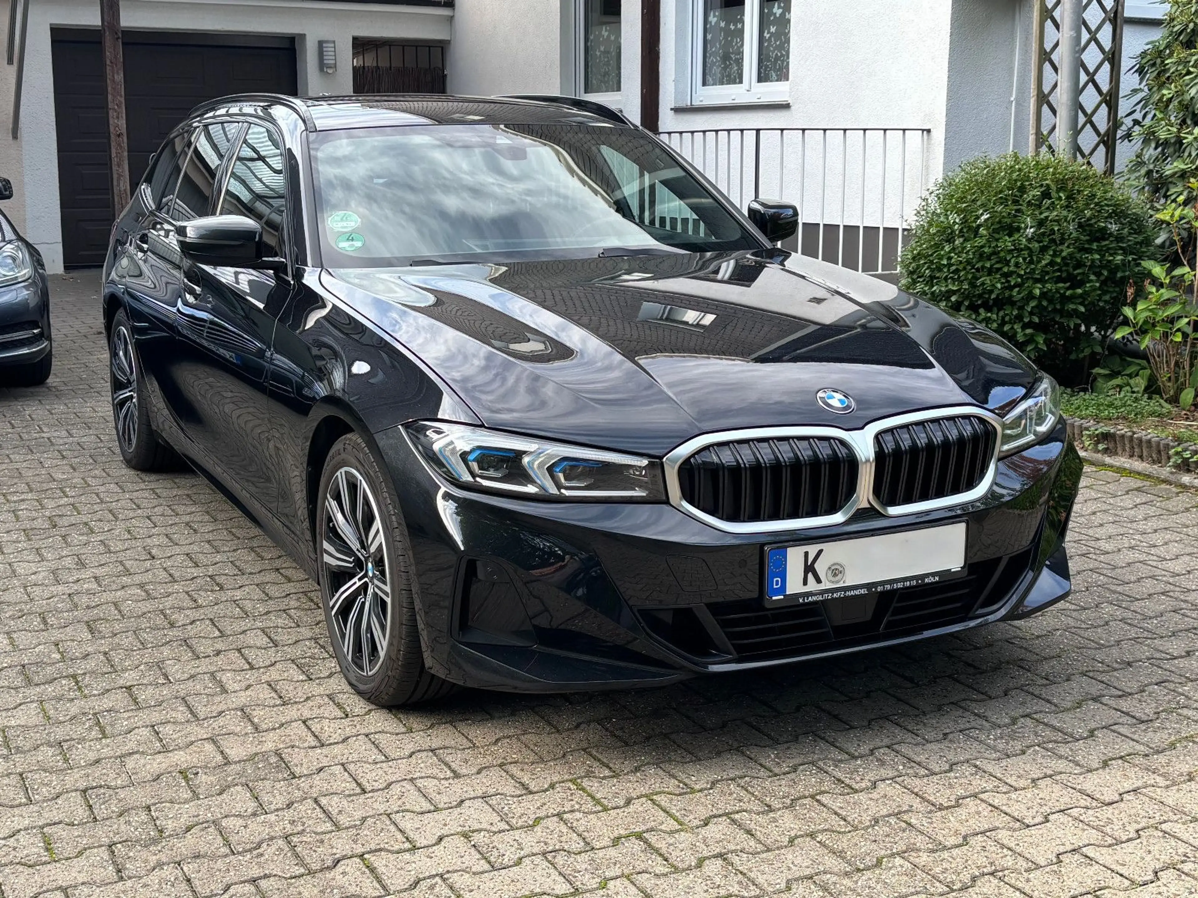 BMW 320 d Touring Sport TopAusstattung Pano Standhzg