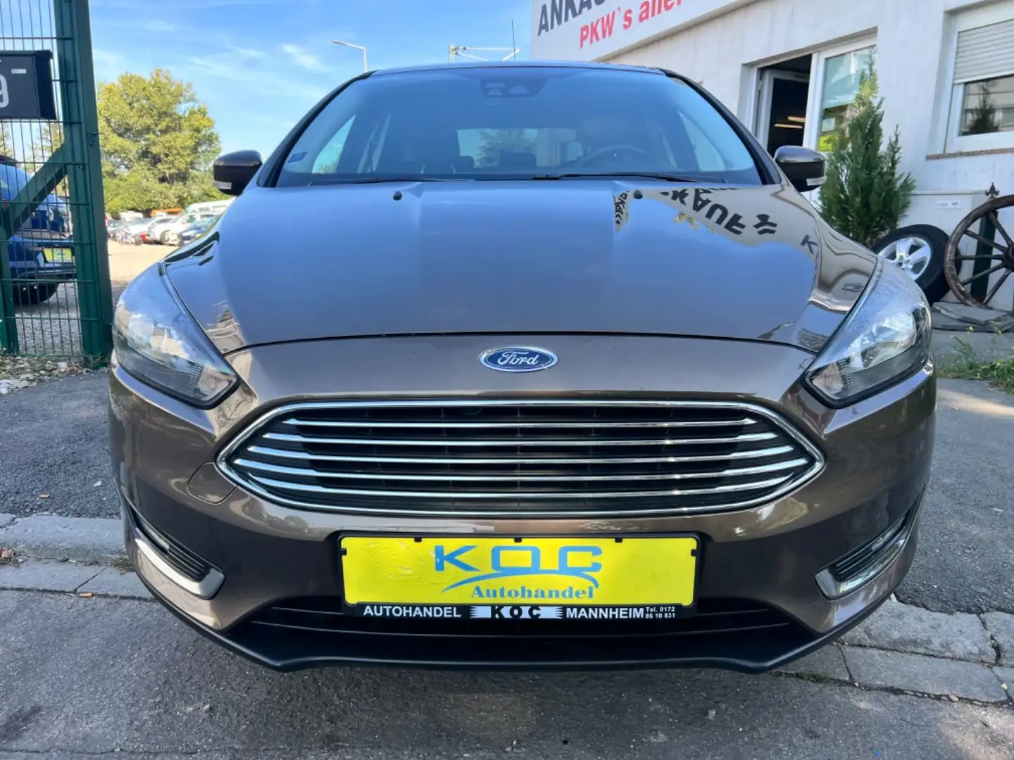 Ford Focus Lim. Titanium / 1. Hand Braun - 2