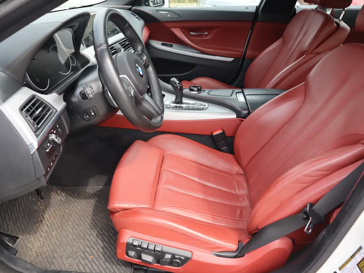 BMW 6 Series снимка BMW 6 Series