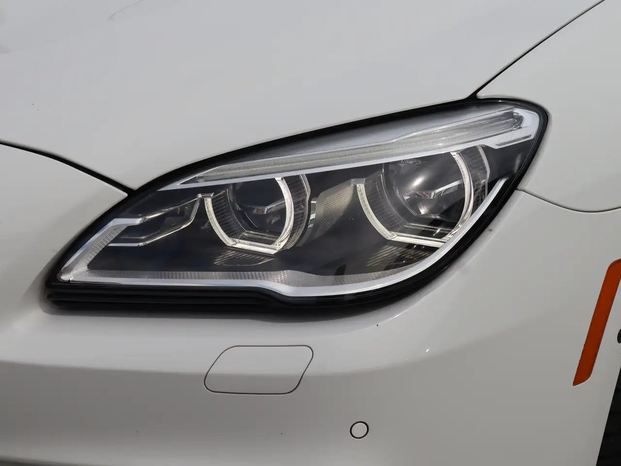 BMW 6 Series снимка BMW 6 Series