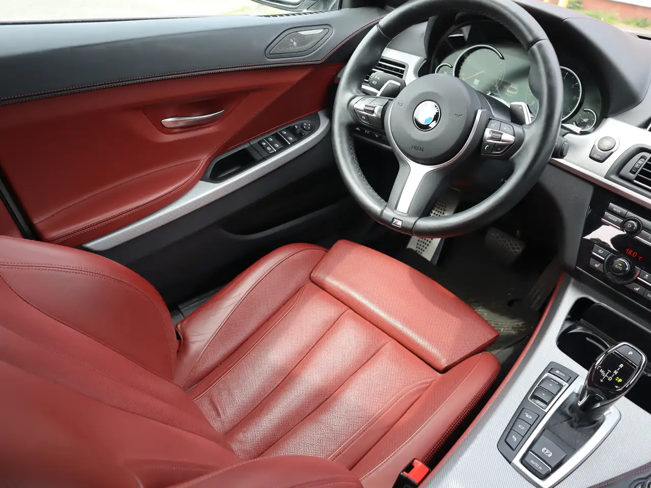 BMW 6 Series снимка BMW 6 Series