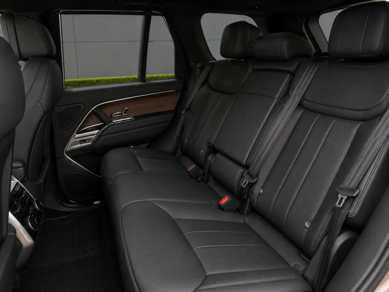 Land Rover Range Rover photo Land Rover Range Rover