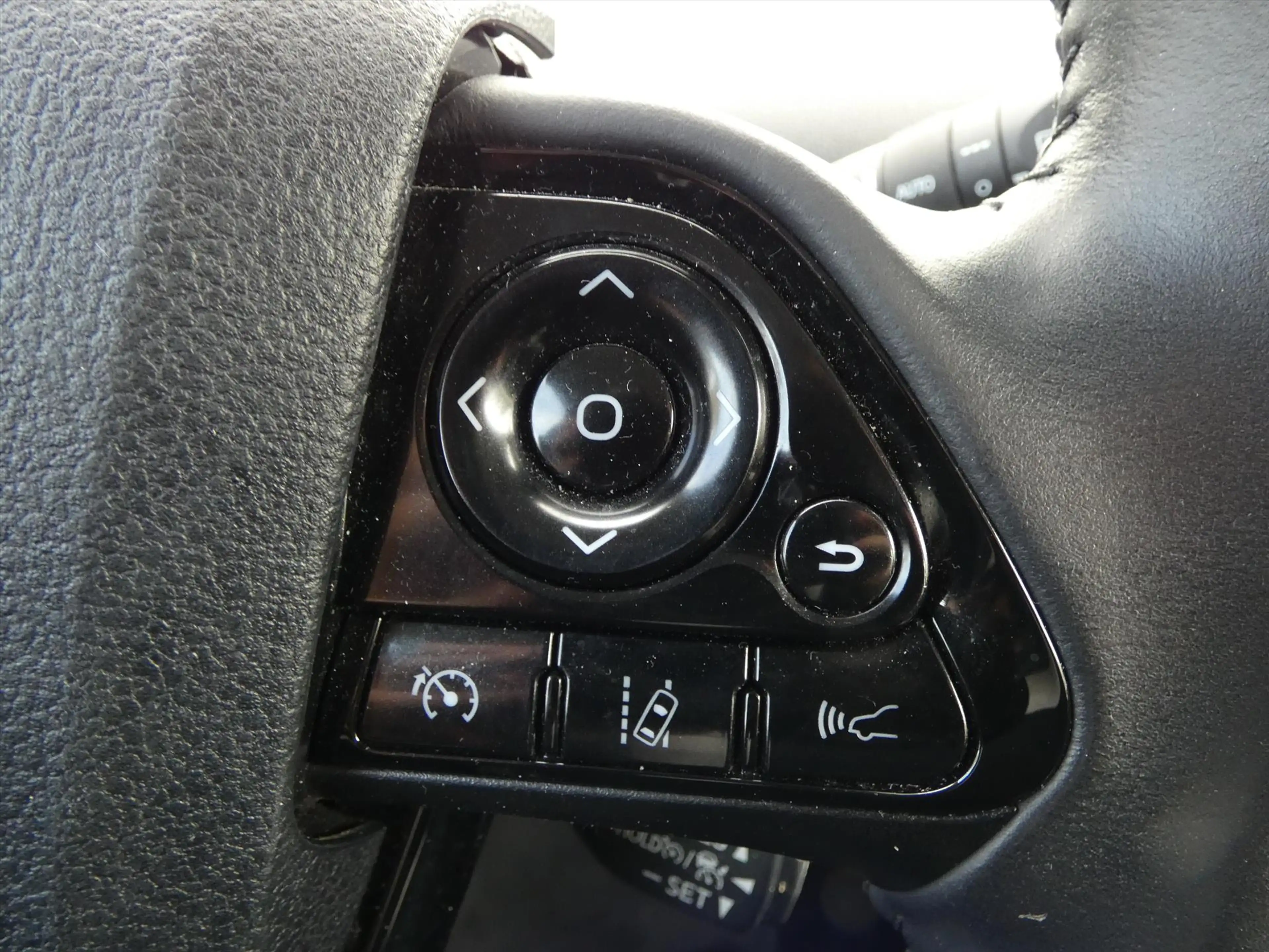 Toyota Prius 1.8 Full Hybrid 122PK Aut Executive / Trekhaak — photo 21