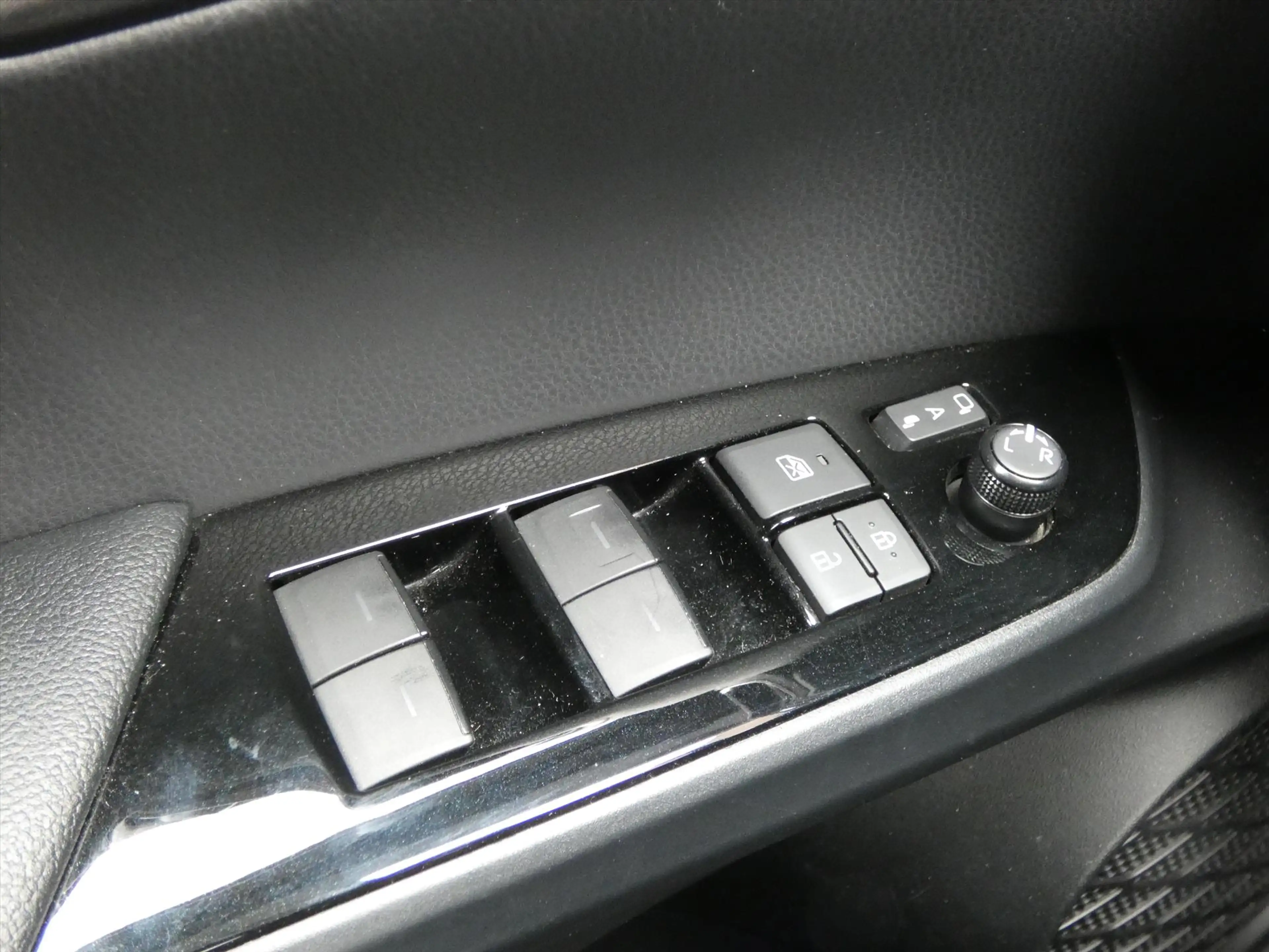Toyota Prius 1.8 Full Hybrid 122PK Aut Executive / Trekhaak — photo 16