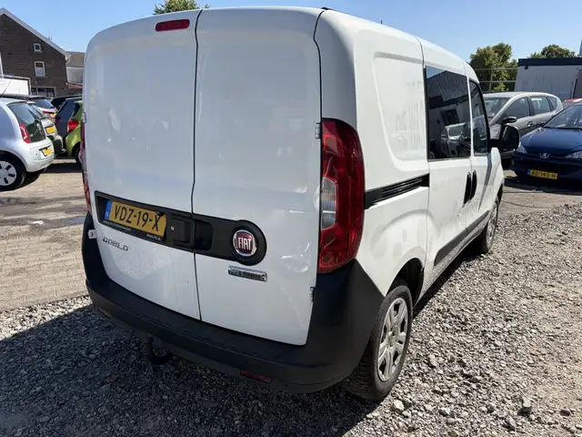 Fiat Doblo view 4