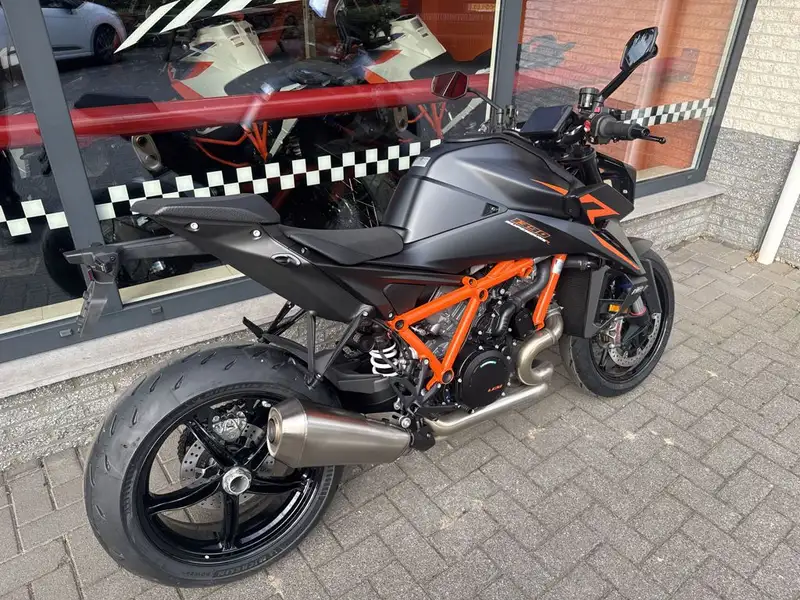 KTM 1390 Super Duke R EVO - foto 3