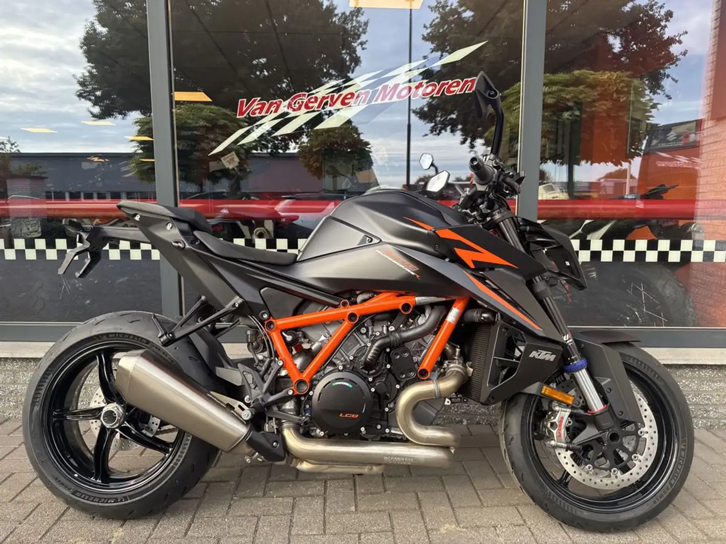 KTM 1390 Super Duke R EVO - 1