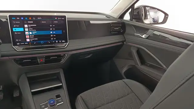 Volkswagen Tiguan view 13