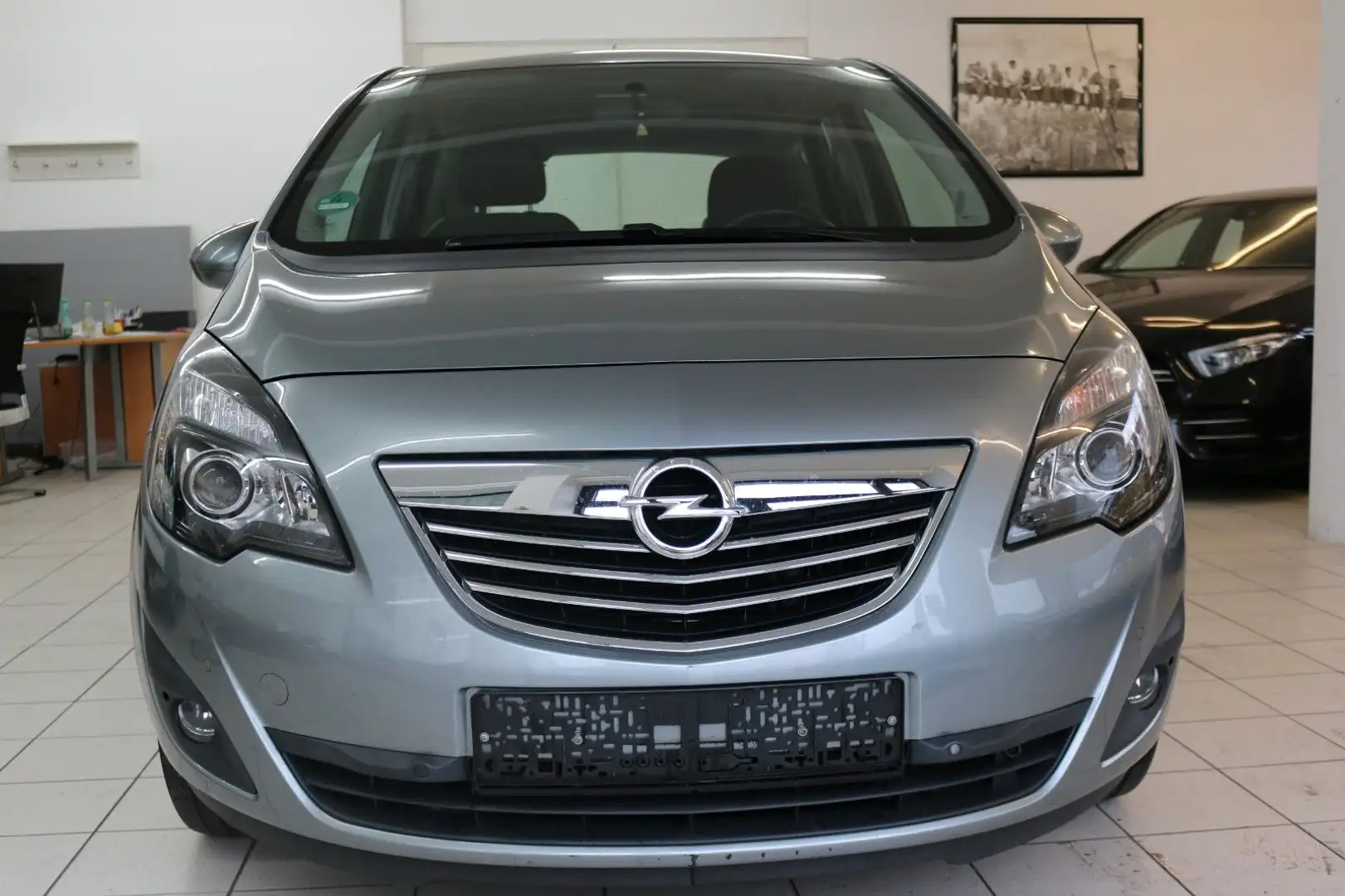 Opel Meriva B Innovation Silber - 1