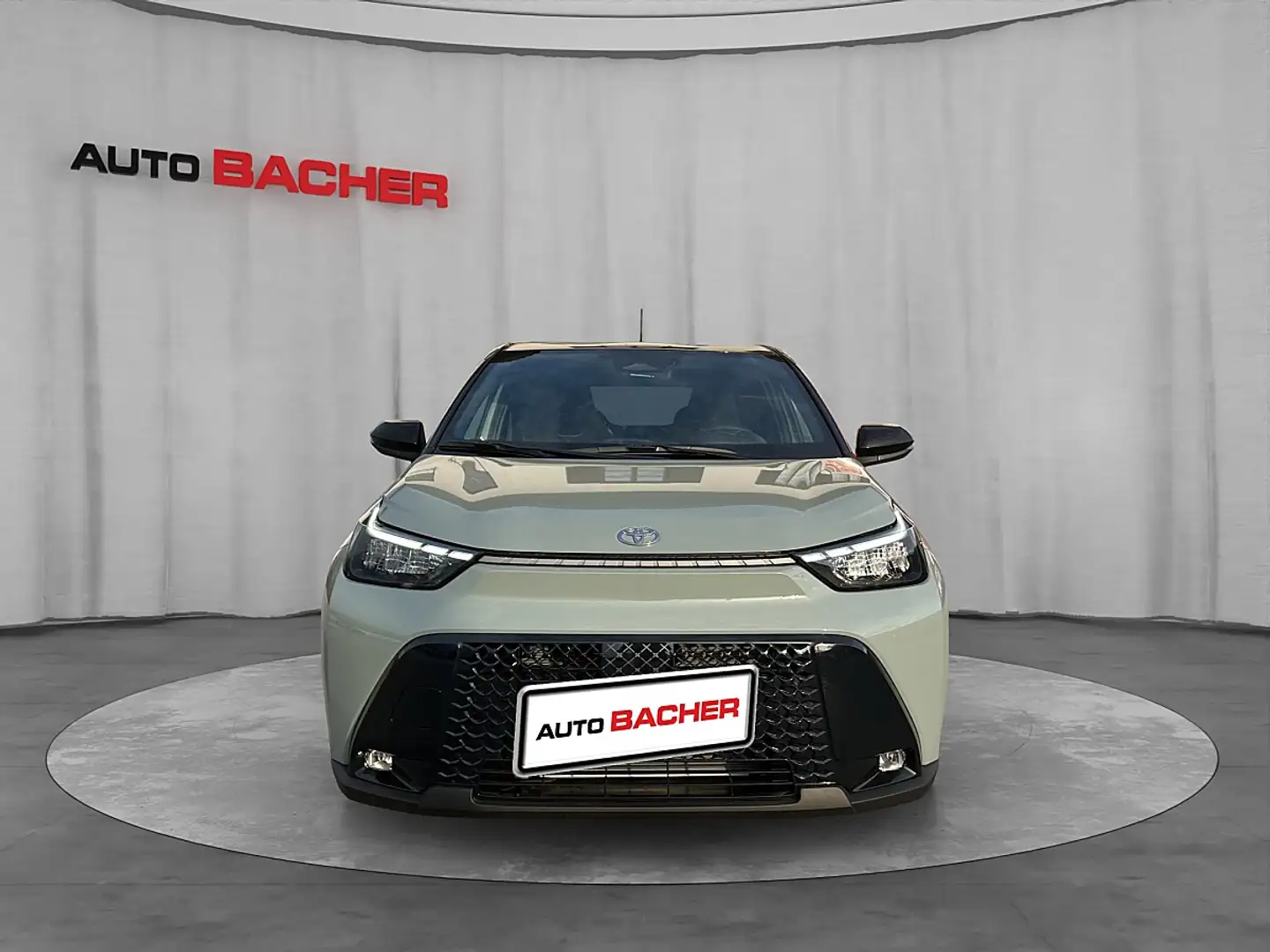 Toyota Aygo X 1,5 Hybrid Grün - 2