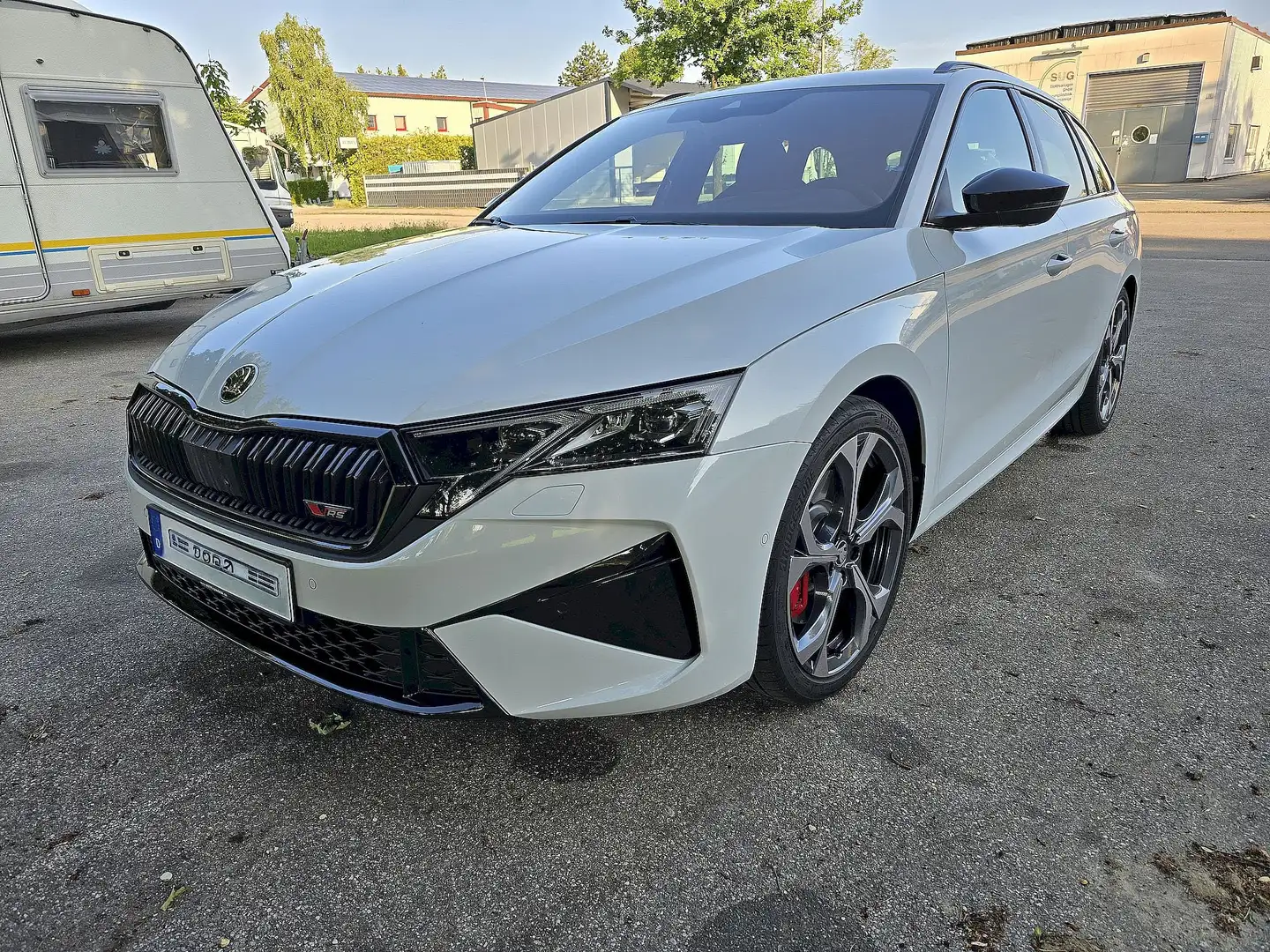 Skoda Octavia Octavia 2.0 TSI RS Facelift AHK +19Z +5 Jahre Gar. Weiß - 1