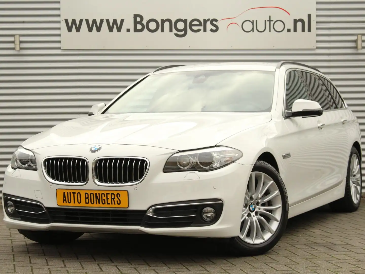 BMW 520 i Touring Luxury-Line Automaat Wit - 1