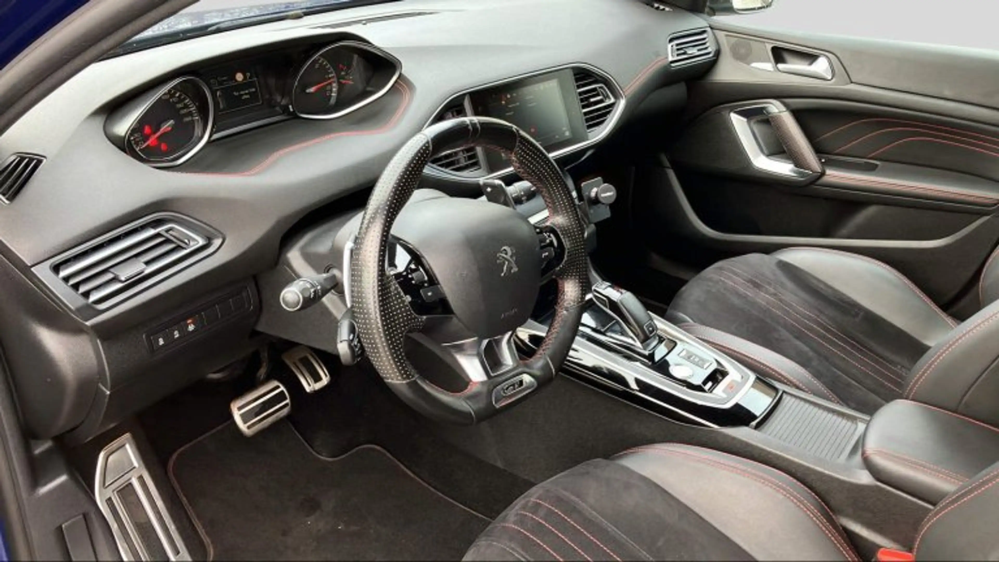 Peugeot 308 SW 2,0 BlueHDI 180 GT EAT8 S&S — photo 7