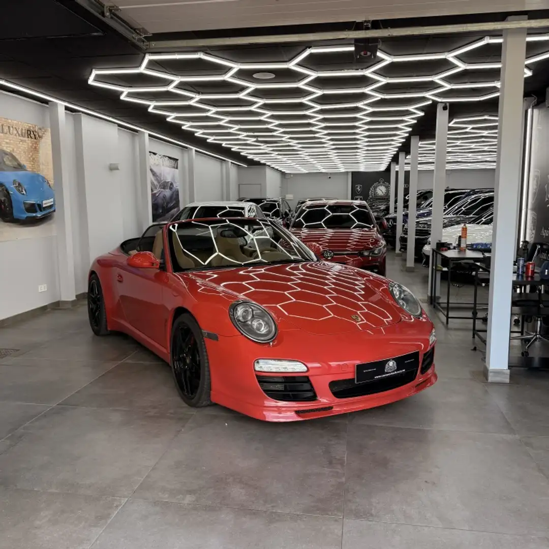 Porsche 911 Carrera 4S Cabriolet PDK Rojo - 1