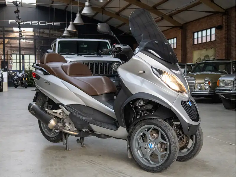 Piaggio MP3 500