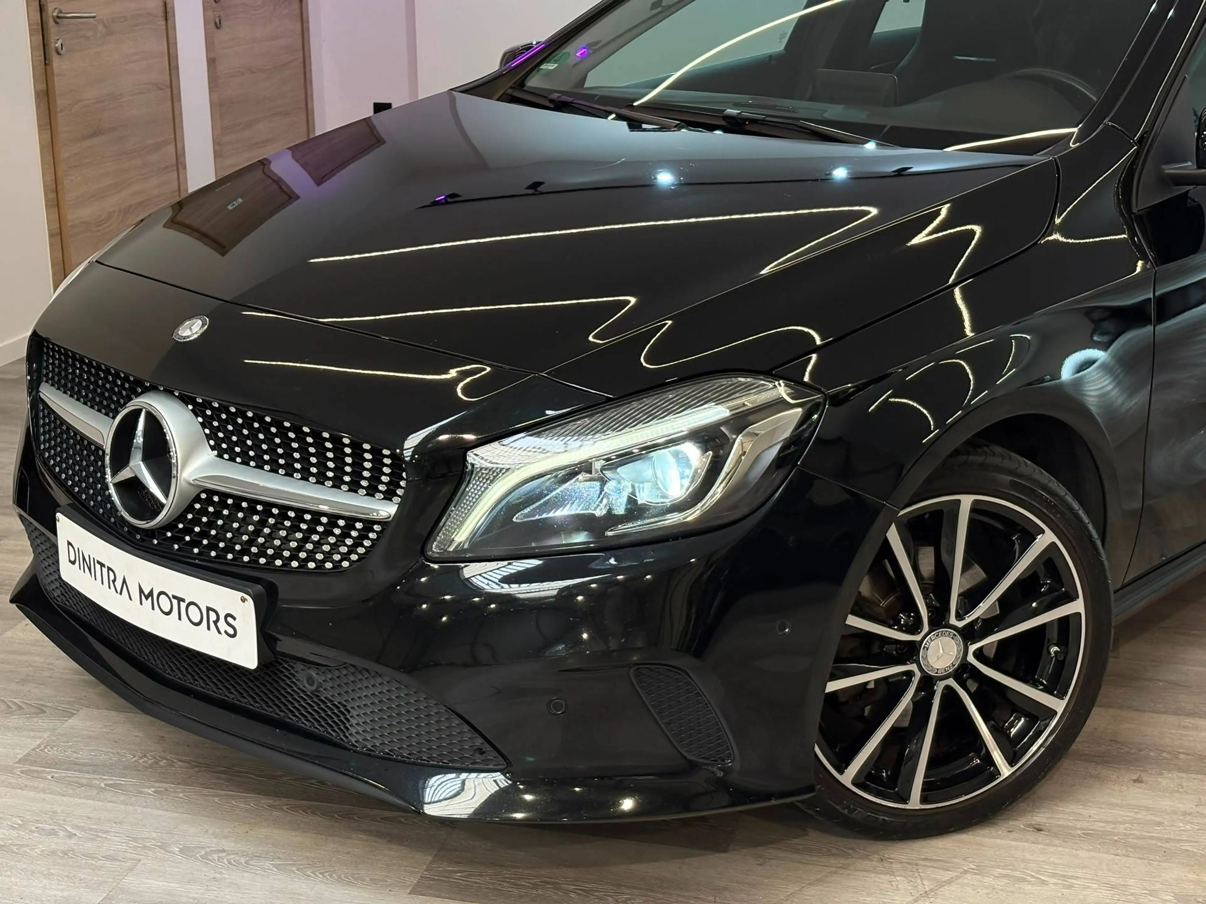 Mercedes-Benz A 180 - Navi/Cruise/Zetelverwarming/Camera — photo 4