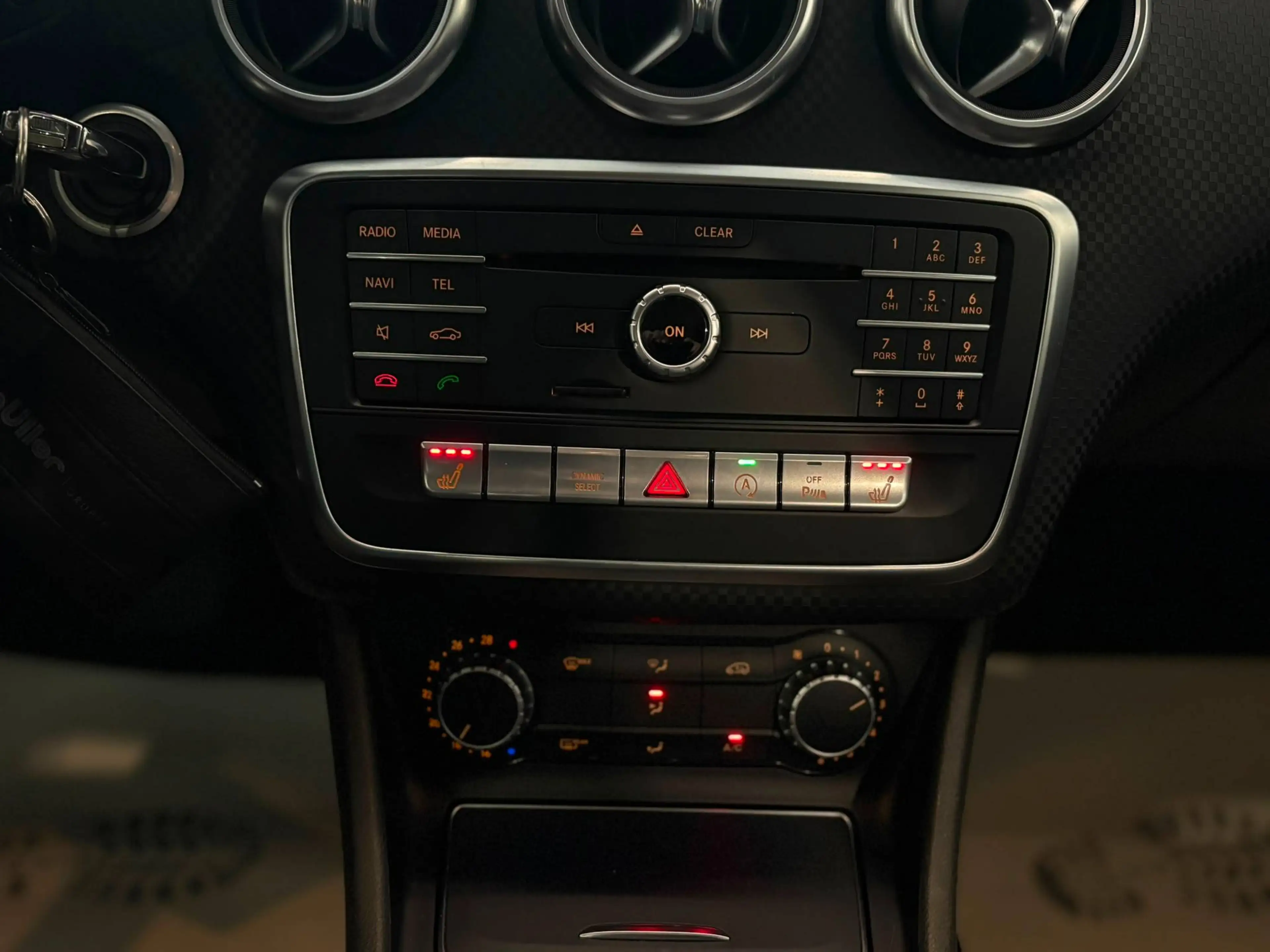Mercedes-Benz A 180 - Navi/Cruise/Zetelverwarming/Camera — photo 11