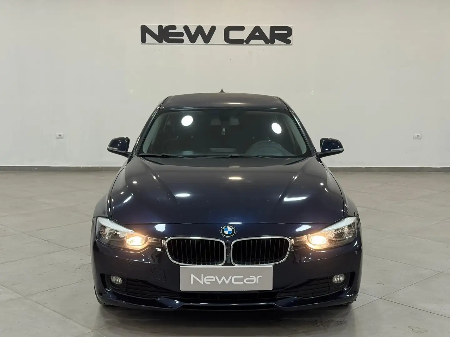 BMW 316 316d touring (85)kw Blauw - 2