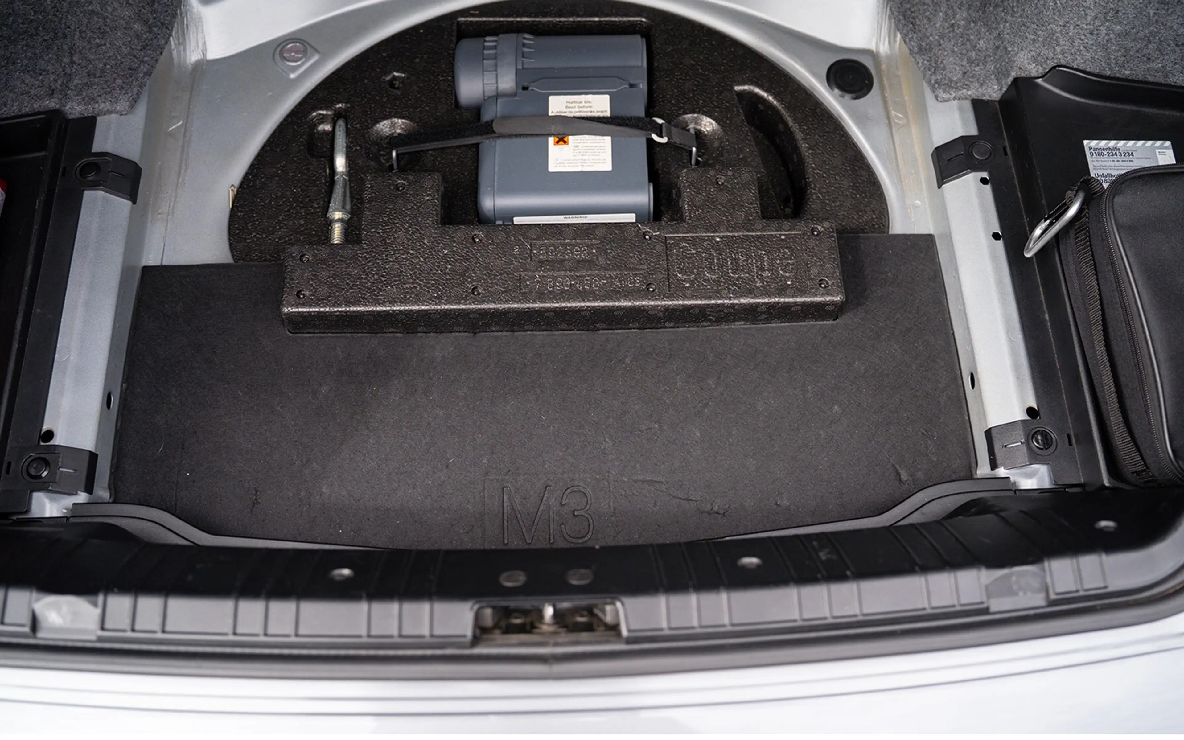 BMW M3 M3 CSL/Technik überarbeitet/Erstlack/1von1383 Autos — photo 33