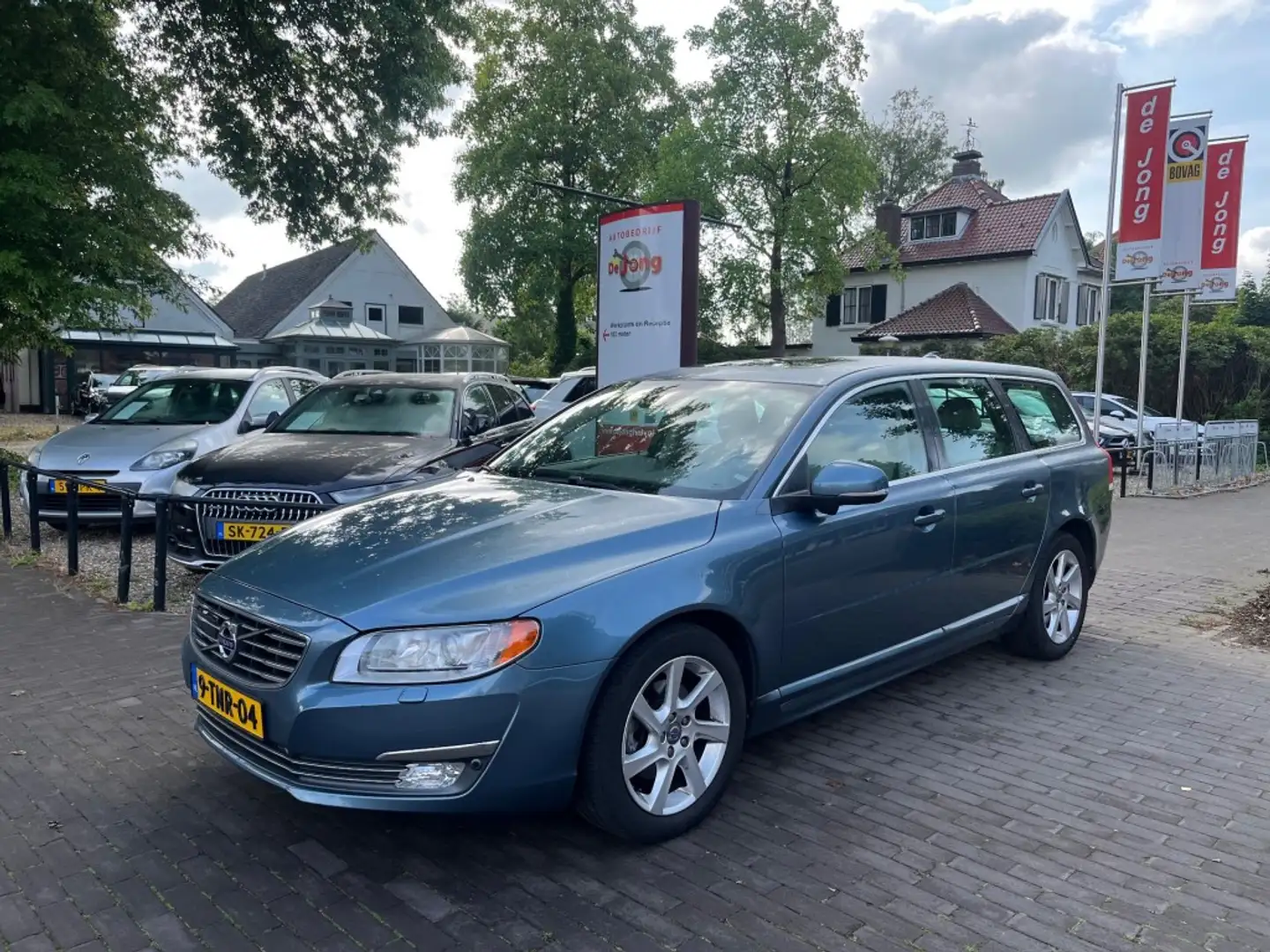 Volvo V70 2.0 D4 NORDIC+ / SCHUIFDAK / LEDER / NAVI / STANDK Blauw - 1