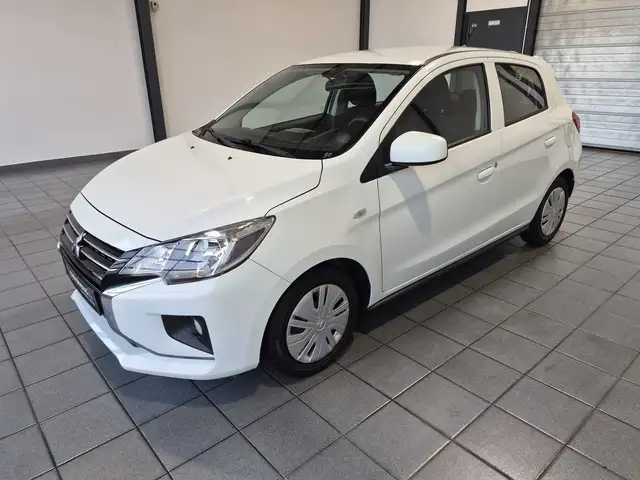 Mitsubishi Space Star view 3