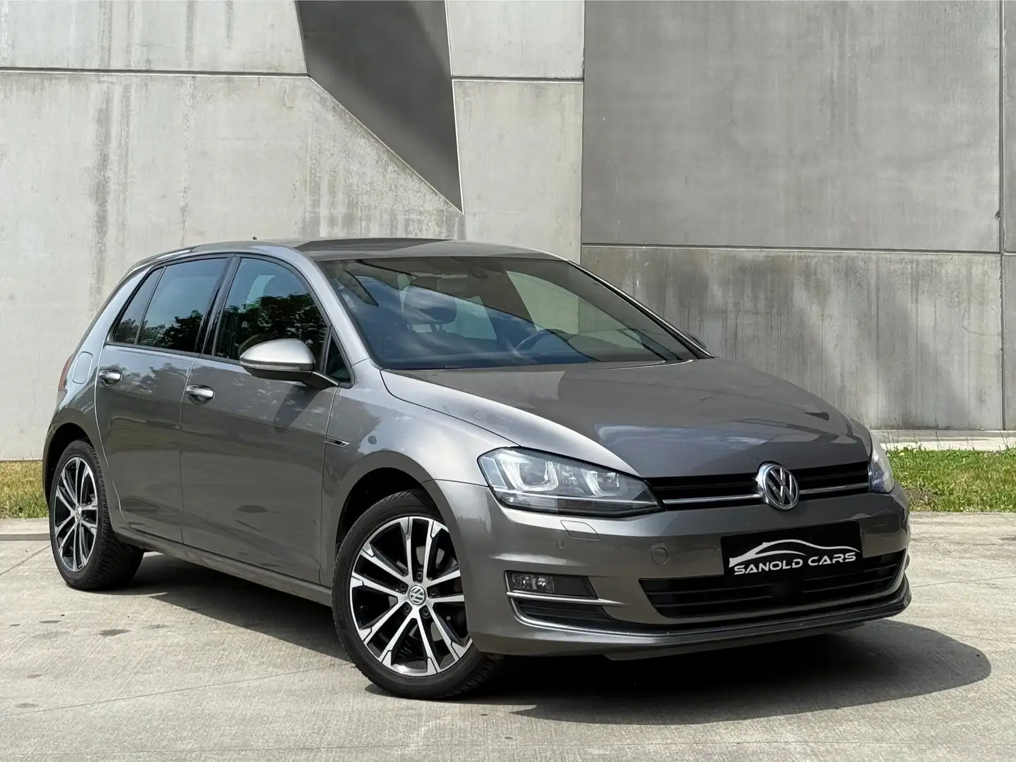 Volkswagen Golf 1.4 TSI DSG Edition Bluemotion Bruin - 1