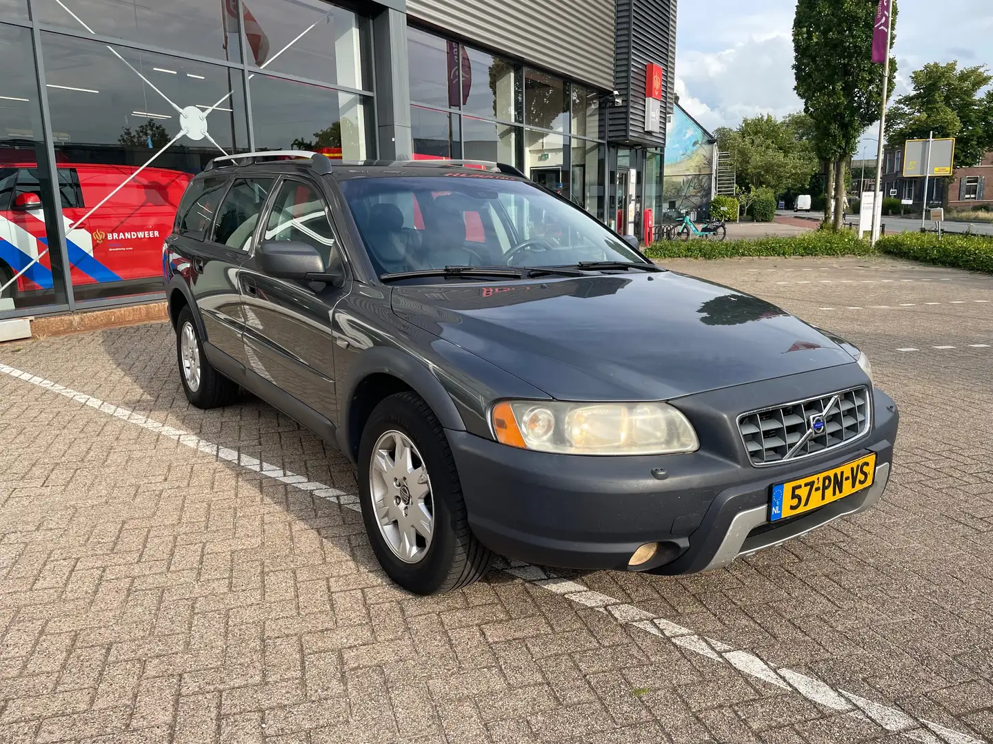 Volvo XC70 XC70 2.5 T Momentum Gri - 2