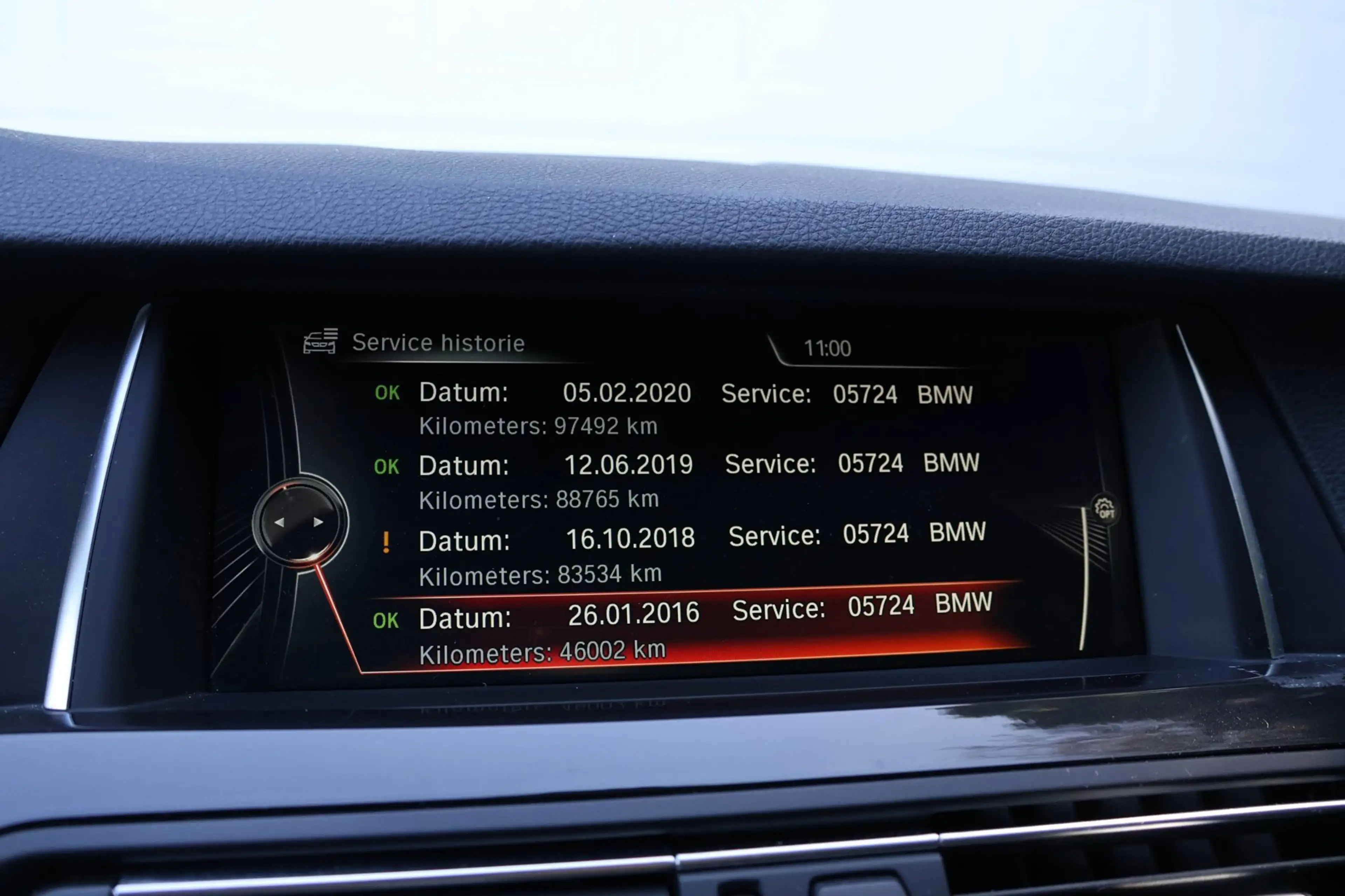 BMW 535 5-serie Touring 535xd High Executive-Pano-Stoelver — photo 18