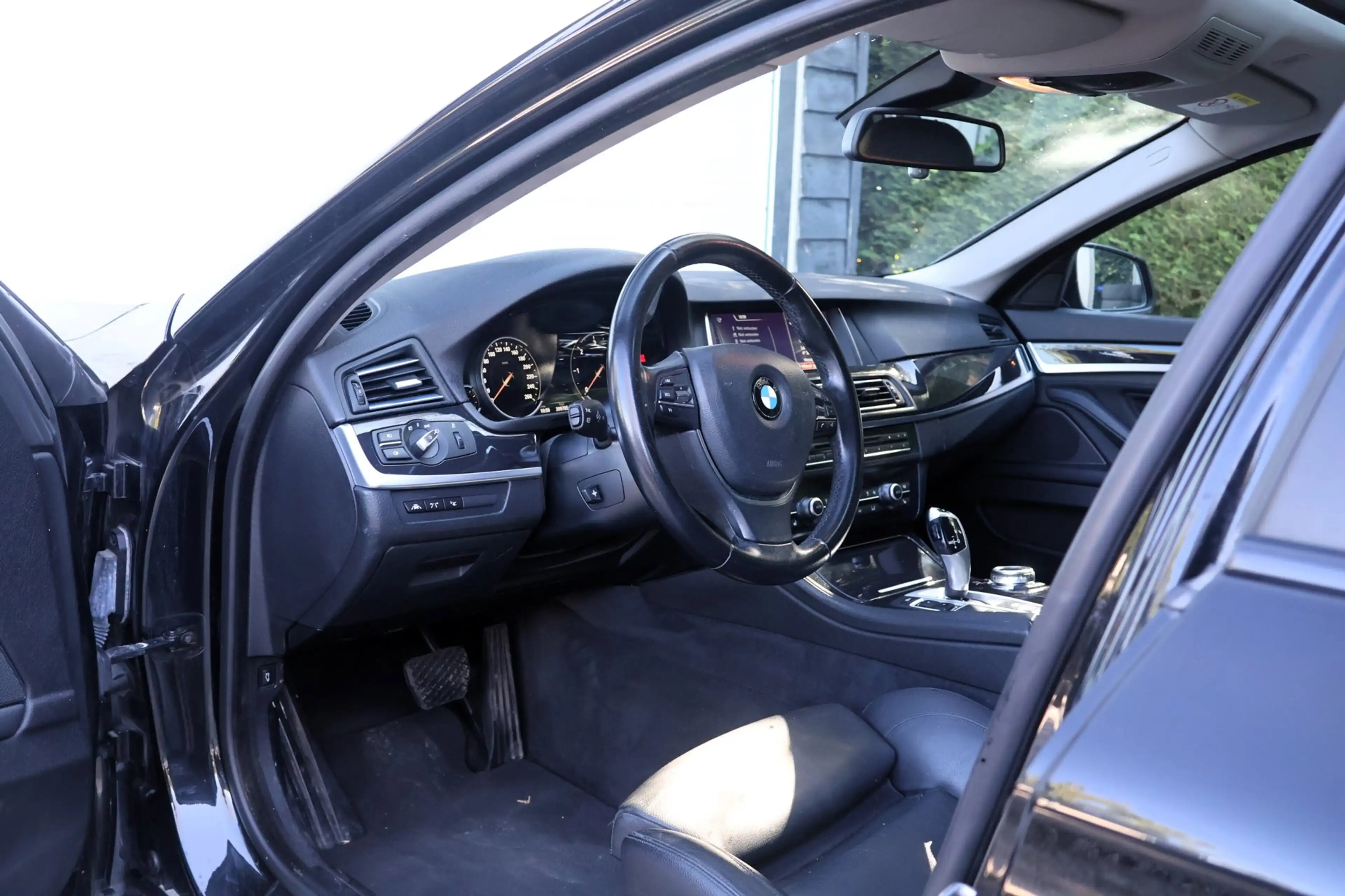 BMW 535 5-serie Touring 535xd High Executive-Pano-Stoelver — photo 10