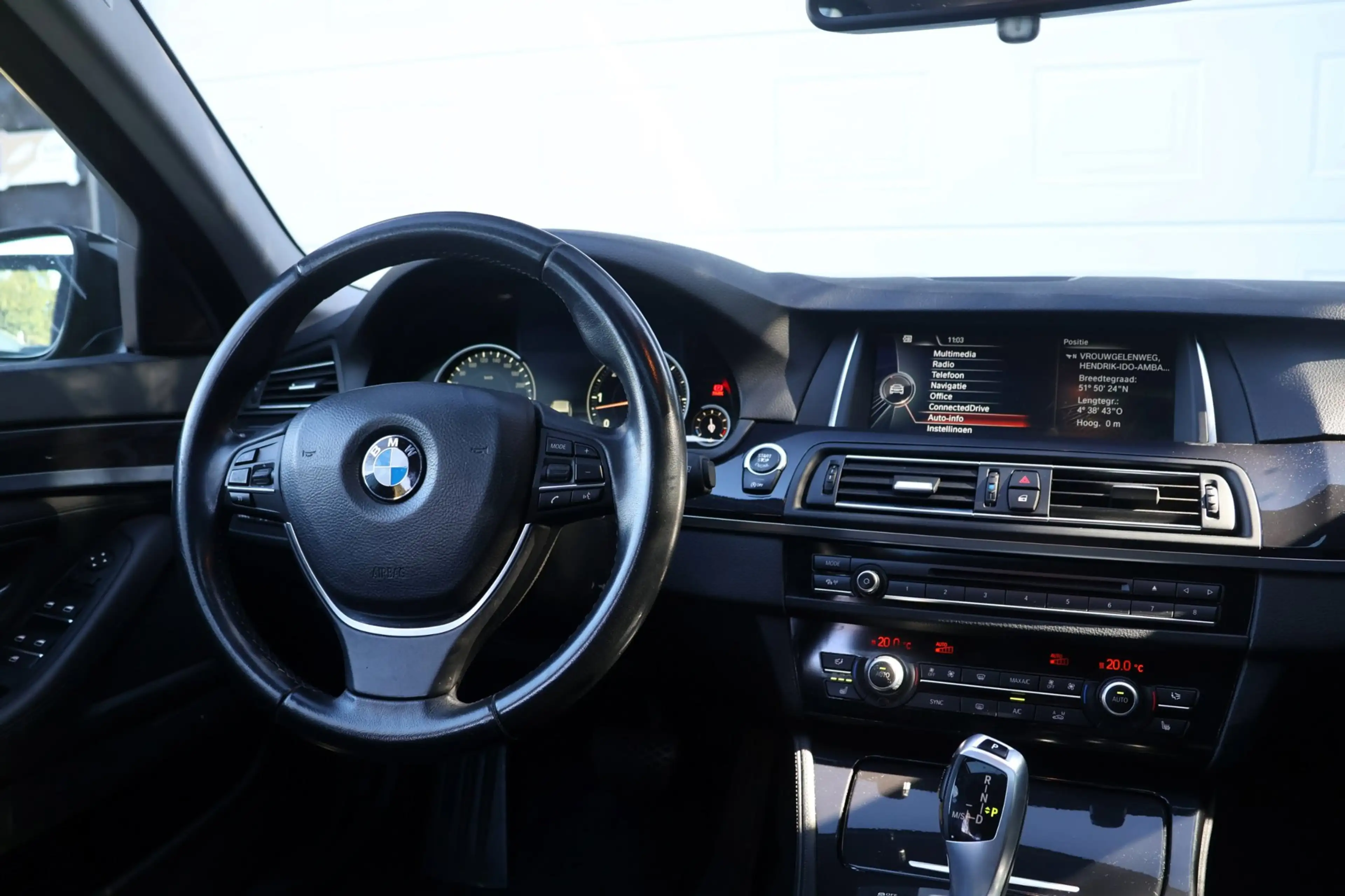 BMW 535 5-serie Touring 535xd High Executive-Pano-Stoelver — photo 30