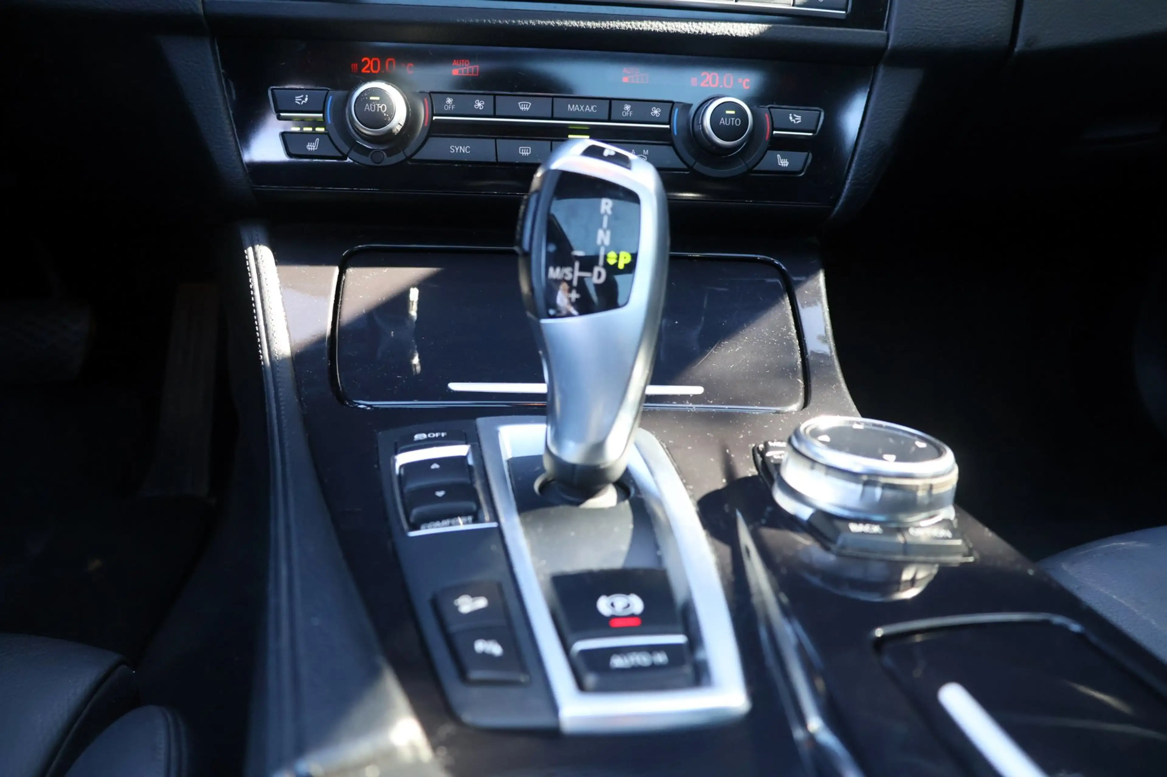 BMW 535 5-serie Touring 535xd High Executive-Pano-Stoelver — photo 28
