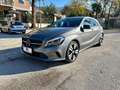Mercedes-Benz A 180 A 180 d Business auto Gris - thumbnail 4