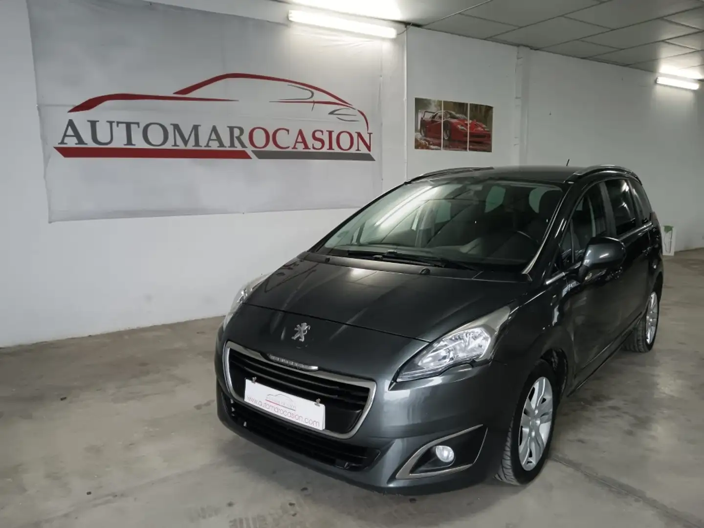 Peugeot 5008 1.6 BlueHDi Style 7 pl. 120 Gris - 1