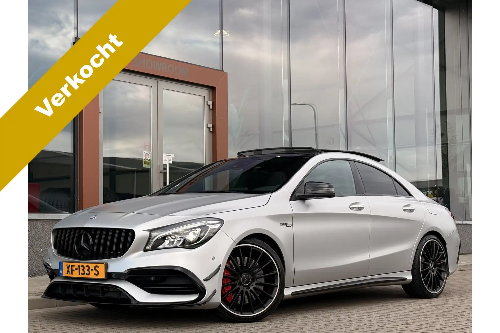Mercedes-Benz CLA 45 AMG 4MATIC MATGRIJS | Leder | Pano | Schaalstoelen | H Grau - 1
