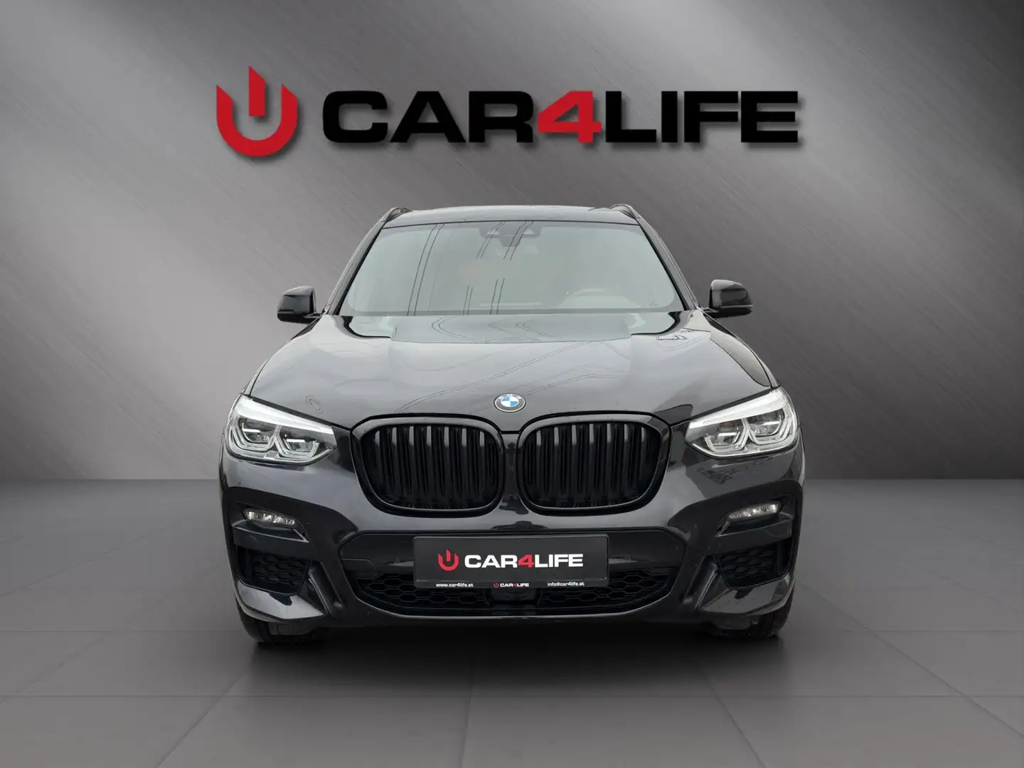 BMW X3 xDrive 30e M Sport Schwarz - 2