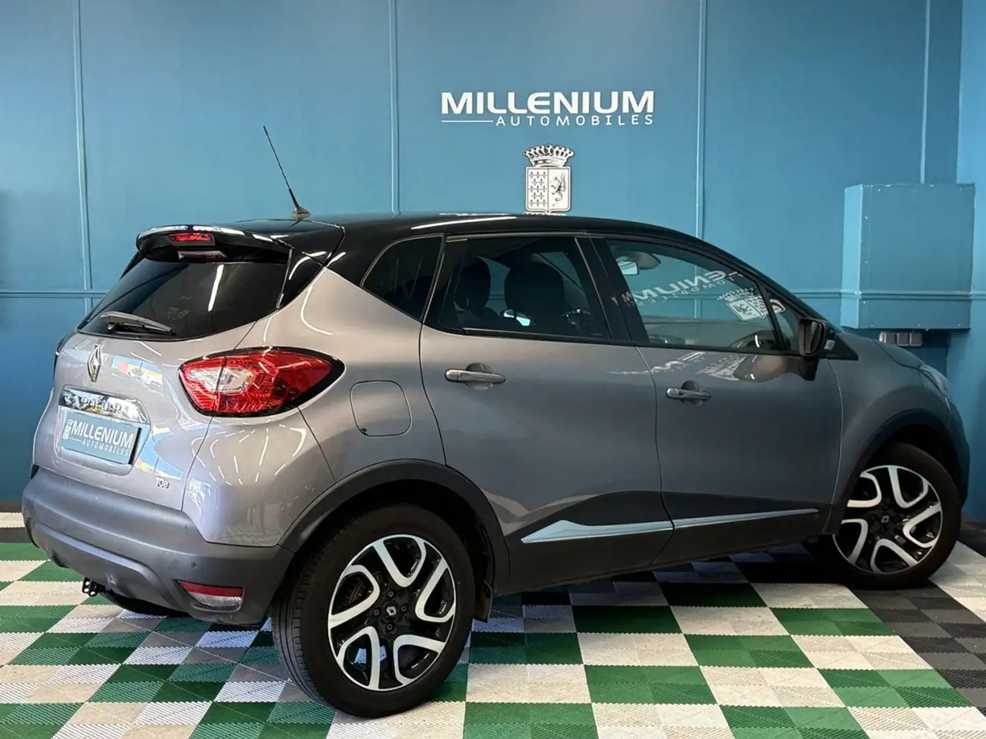 Renault Captur 0.9 TCE 90CH STOP&START ENERGY INTENS EURO6 2015 Gris - 2