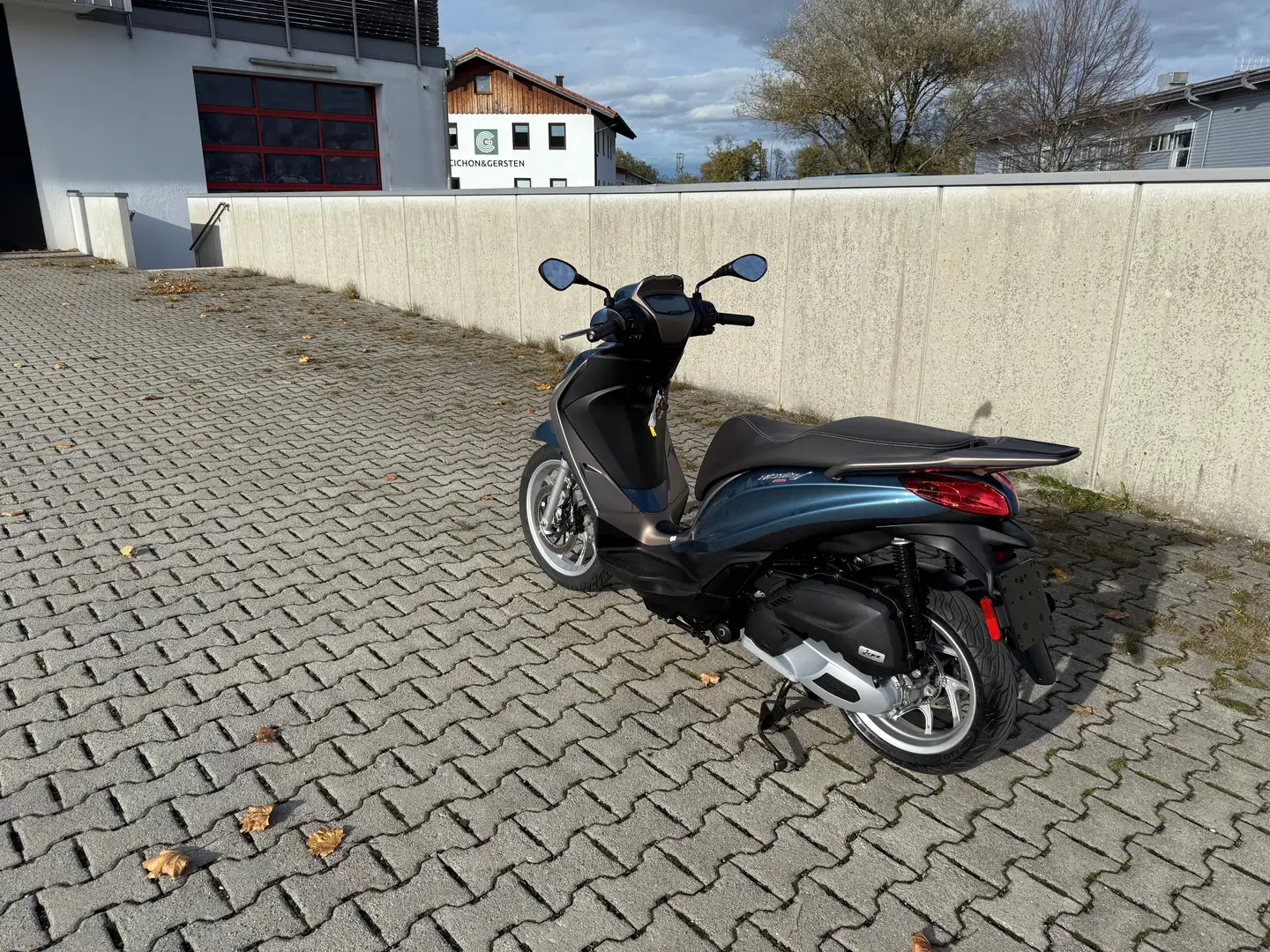 Piaggio Medley 125 Basic Blau - 2