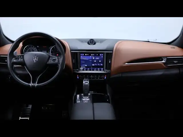 Maserati Levante view 17