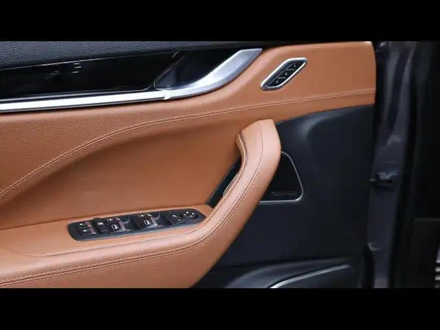 Maserati Levante view 28
