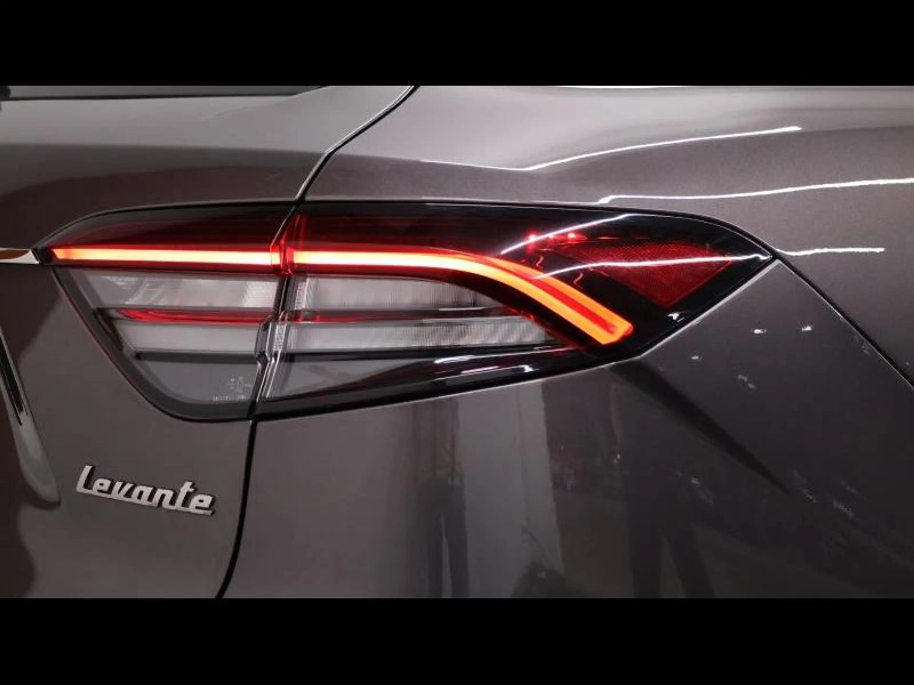 Maserati Levante Modena 3.0 V6 Q4 350 Auto — photo 11